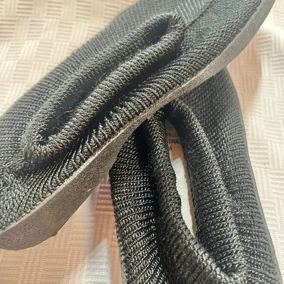 Size 12 Men's Black Fabric Water/Beach Shoes - Like New Condition - Picture 3 of 10